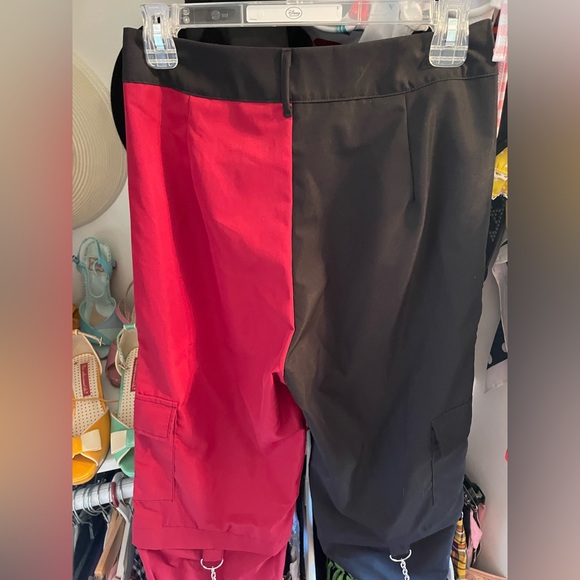 Red/black women’s pants with chains and pockets - Picture 2 of 3